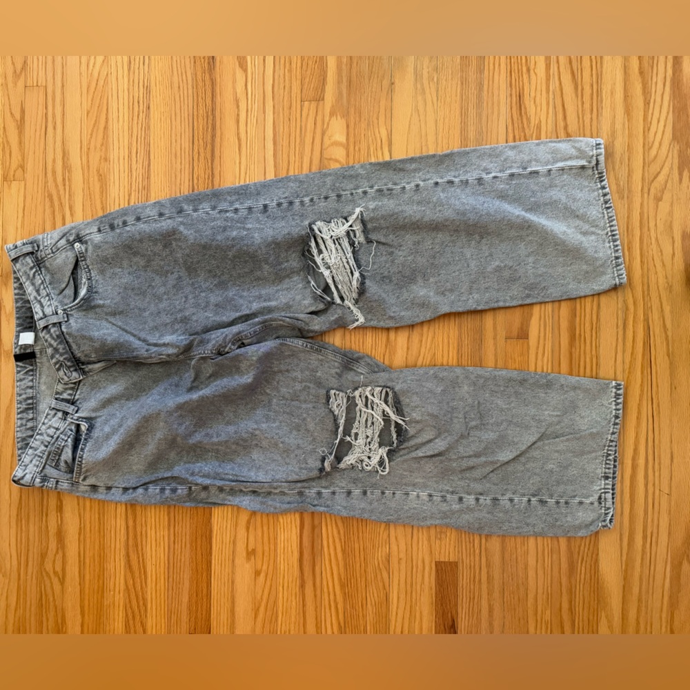 Divided Men's Relaxed Distressed Jeans - Gray
